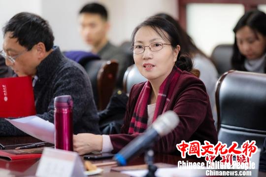 北京大学新闻与传播学院副院长俞虹发言。　主办方供图 摄