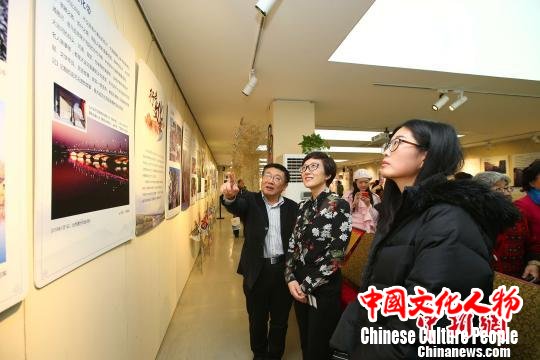 《寻访北京文学地图·图片展》在京开幕 十月 摄