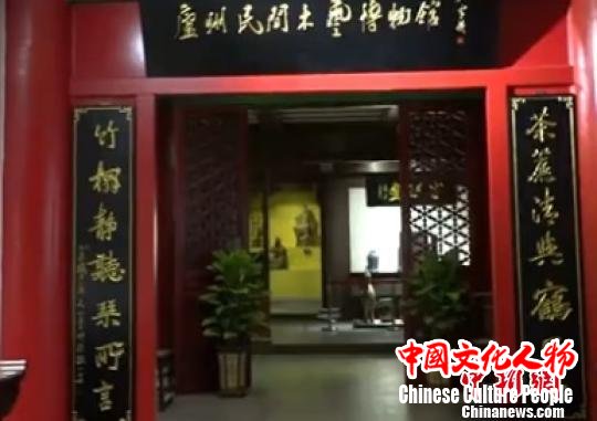 胡氏木艺家族雕刻和收集的木雕作品 张俊 摄