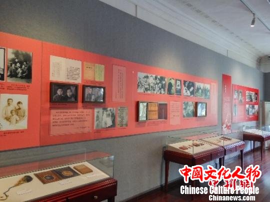 广州举行许广平120周年诞辰纪念展 江泽炼 摄