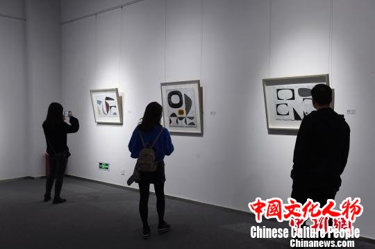 “威尔士周”在重庆启幕马丁·蒂尼艺术展首登中国
