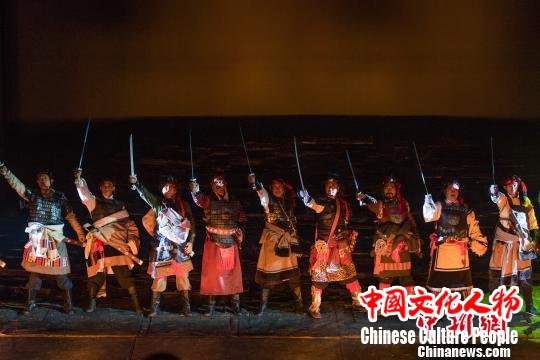 20日晚，历史题材史诗话剧《共同家园》在拉萨上演。　何蓬磊 摄