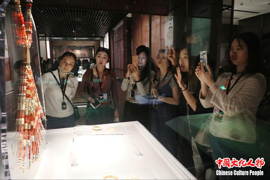 点击进入下一页