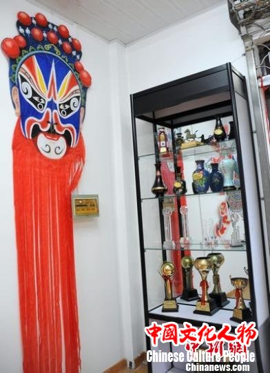 “江南风筝王”张志刚精心制作的风筝 德清新闻中心