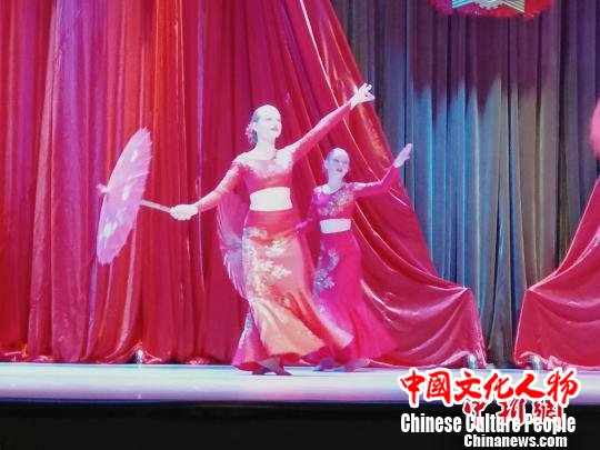 文艺汇演现场 金宇晴 摄