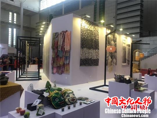 图为2018中国(宁波)特色文化产业博览会现场 李佳赟 摄