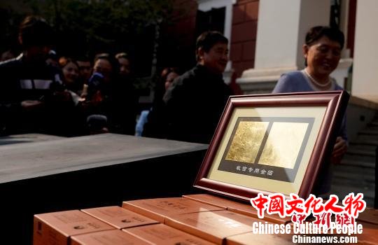 故宫获赠专用金箔 杜洋 摄