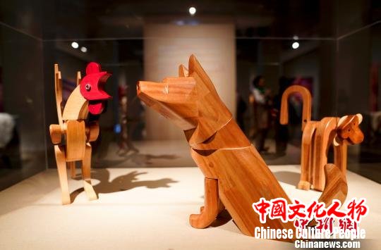 乌拉圭首次在中国办艺术展瓜拉尼艺术品独具特色