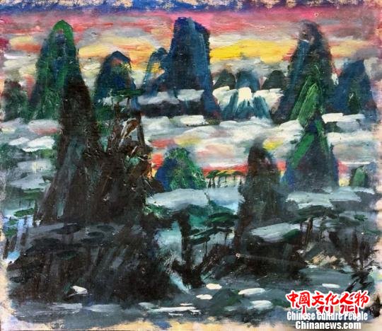 林风眠油画《黄山系列》。 民烨 摄 林风眠油画《黄山系列》。 民烨 摄