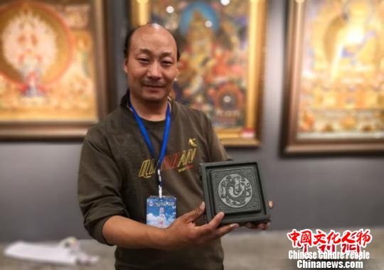 非遗传承人“回炉”高校研培携“毕业作品”展现代之美