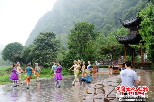 纪录片《这里是中国》走进张家界将亮相俄罗斯荧屏