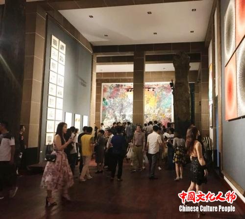 点击进入下一页