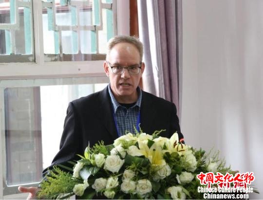 加拿大萨斯喀彻温大学纪强教授，德国波鸿大学索罗宁教授，美国格林内尔学院谛玄法师，匈牙利科学院巴九迪教授，韩国东国大学佛教学术院郭磊教授等发表主旨演讲。　范丽芳 摄