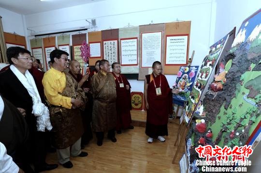 图为青海省佛学院一角。　胡贵龙 摄