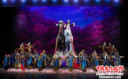 图为《千古情缘》剧照。　冯小云 摄