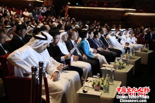 观看演出的观众。　主办方提供 摄