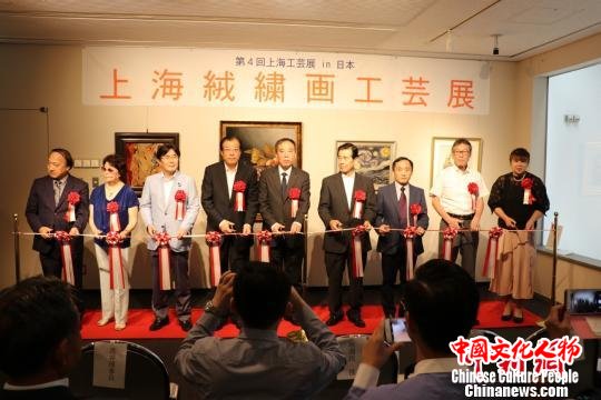 上海绒绣画工艺展首站亮相东京