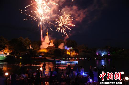 “伏尔加之夜”醉人，中外游客共享音乐盛宴(伏尔加庄园供图)