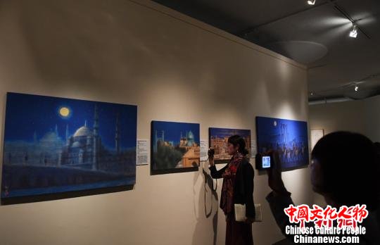 图为展览现场。　杨艳敏 摄