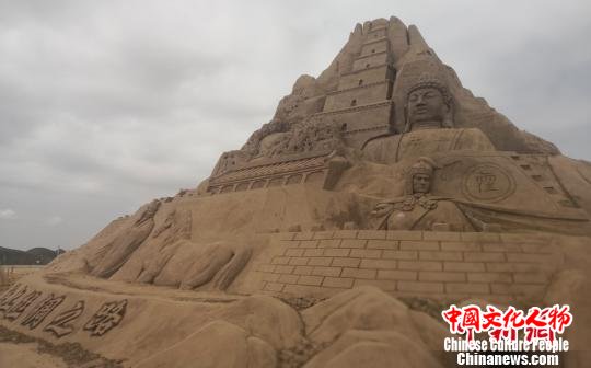 图为陆上丝绸之路主雕塑。 魏建军 摄 图为陆上丝绸之路主雕塑。 魏建军 摄