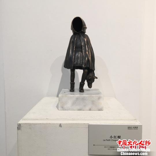 图为参加此次展览的作品 陈静 摄