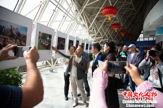 第四届中俄国际摄影展现场 张江 摄