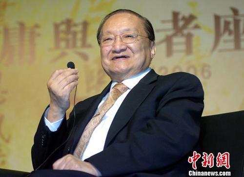 资料图：香港著名作家查良镛(金庸)。<a target='_blank'  data-cke-saved-href='http://www.chinanews.com/' href='http://www.chinanews.com/'><p  align=