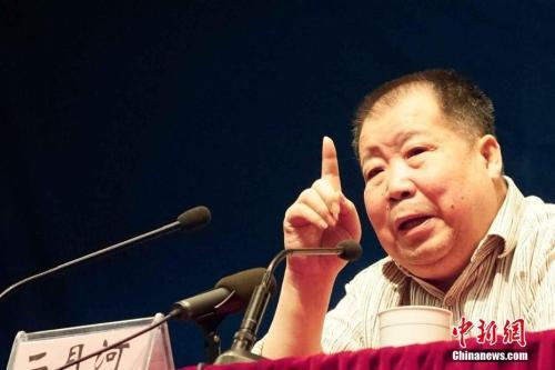 资料图：二月河。<a target='_blank'  data-cke-saved-href='http://www.chinanews.com/' href='http://www.chinanews.com/'><p  align=